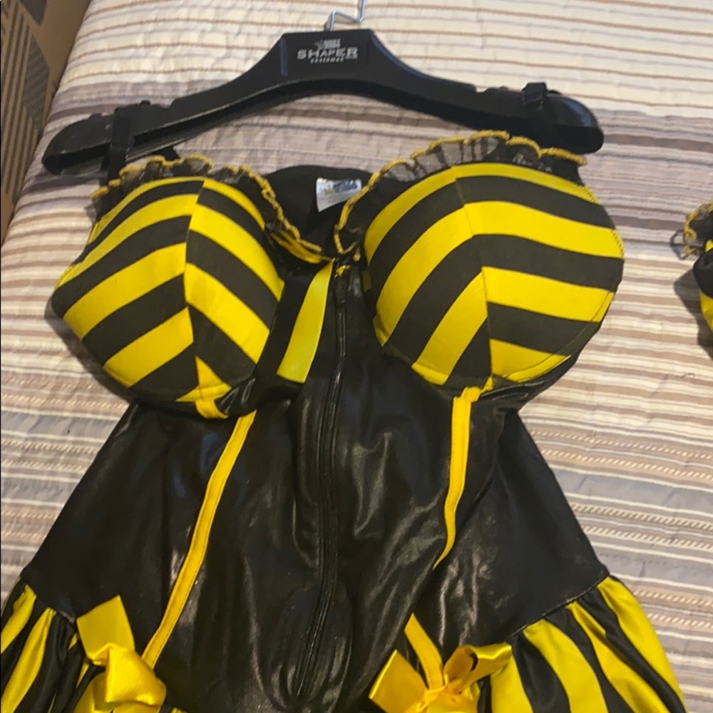 Halloween costume sexy x-large BEE